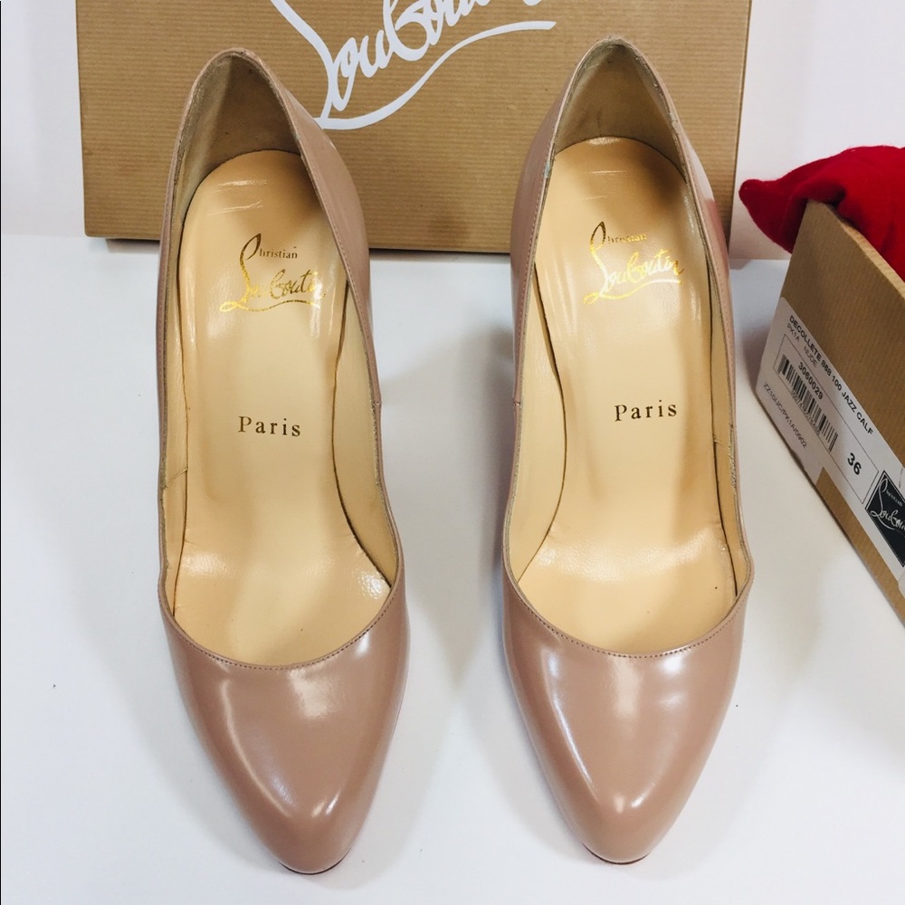 Christian Louboutin pump